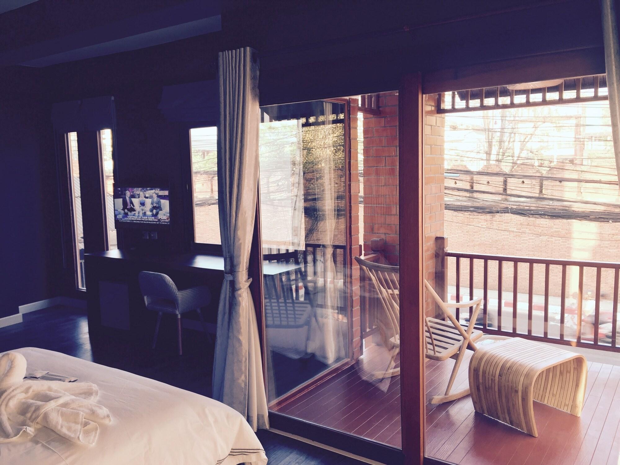 Joyful Thai Boutique Hotel Chiang Mai Exteriör bild