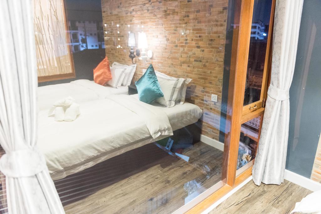 Joyful Thai Boutique Hotel Chiang Mai Exteriör bild